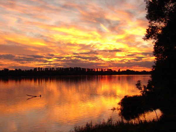 2007 (24) Sonnenuntergang an der Donau